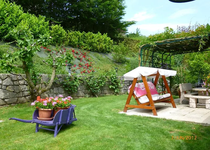 Demeure D'hotes Les Irisynes Bed & Breakfast 3*