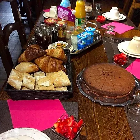 Demeure D'hotes Les Irisynes Bed & Breakfast 3*